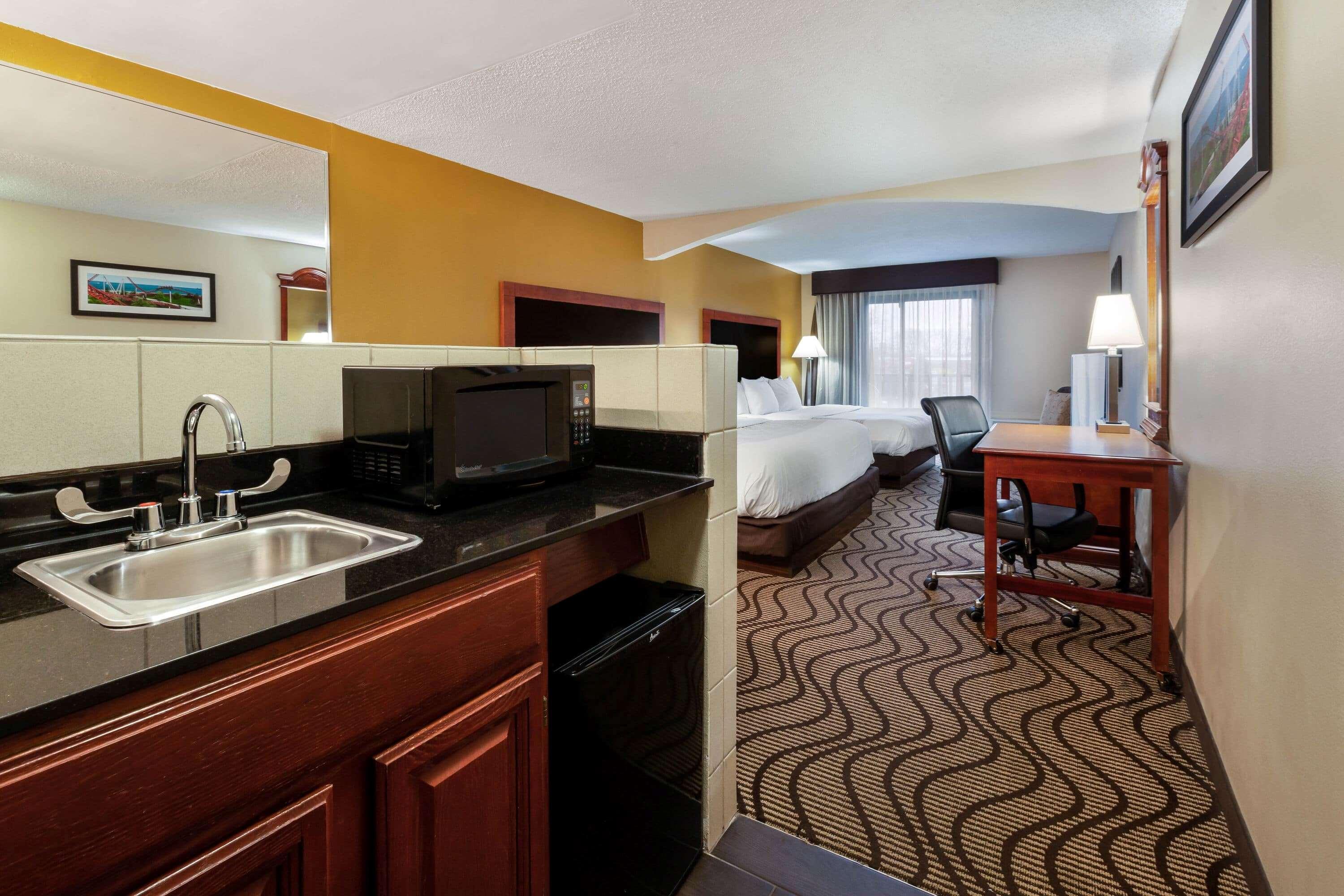 La Quinta Inn By Wyndham Sandusky Near Cedar Point Екстер'єр фото