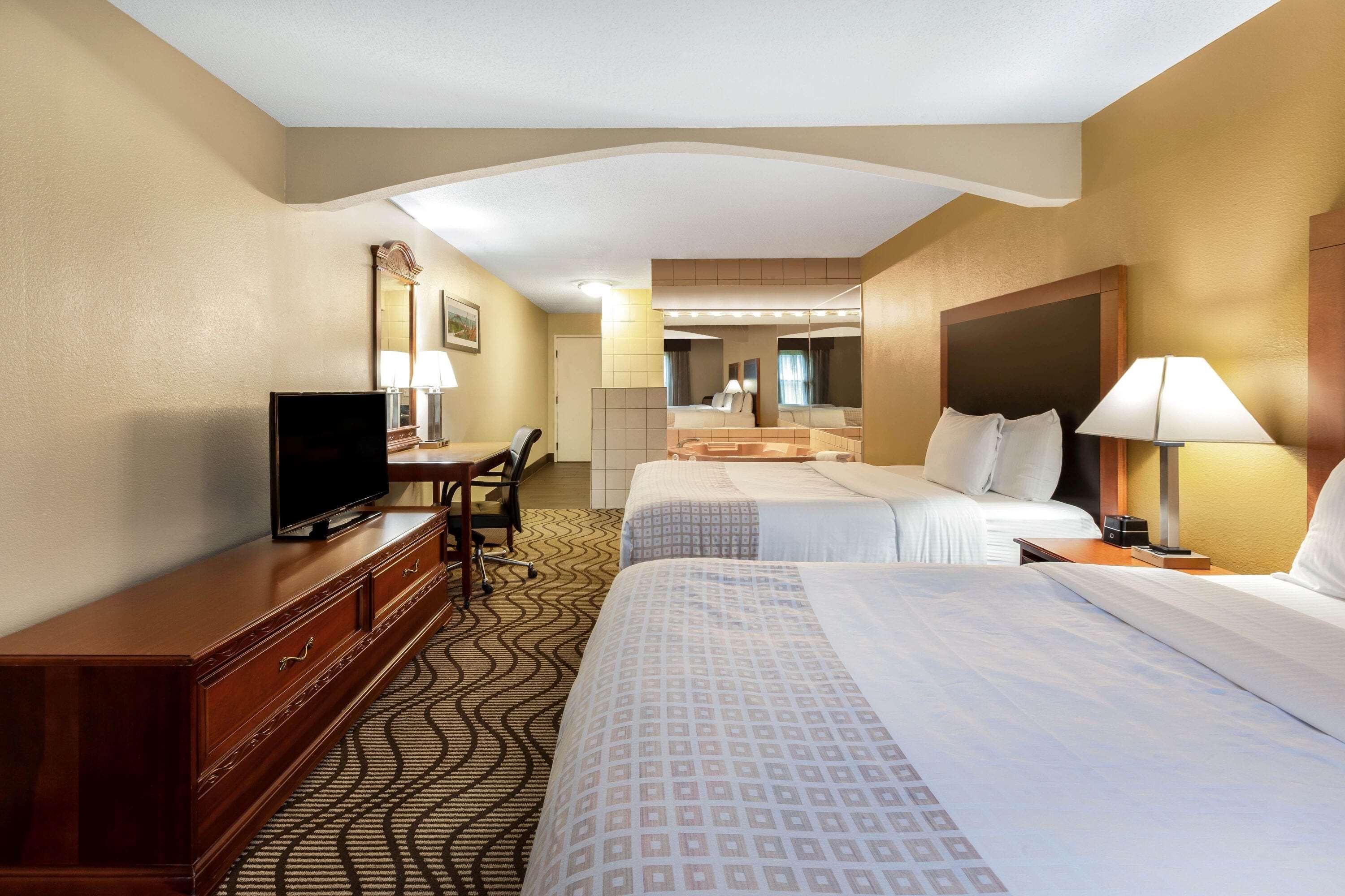 La Quinta Inn By Wyndham Sandusky Near Cedar Point Екстер'єр фото