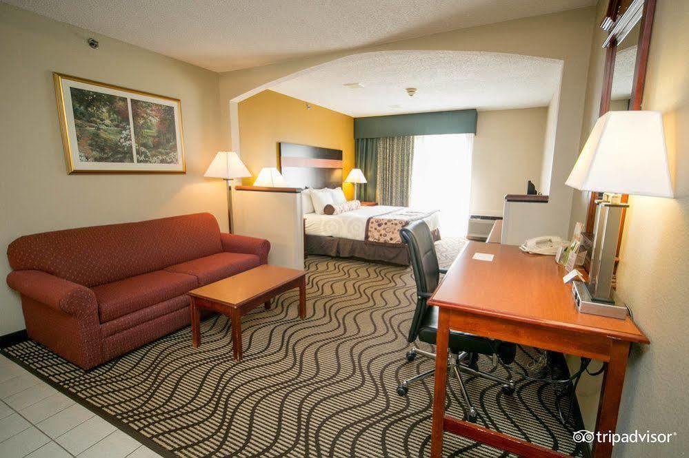 La Quinta Inn By Wyndham Sandusky Near Cedar Point Екстер'єр фото