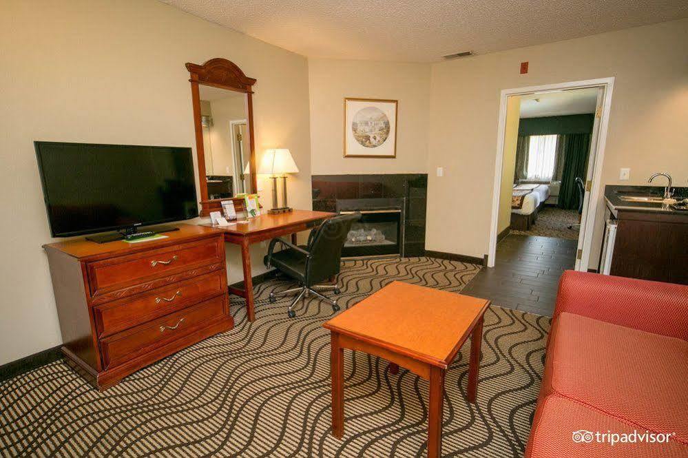 La Quinta Inn By Wyndham Sandusky Near Cedar Point Екстер'єр фото